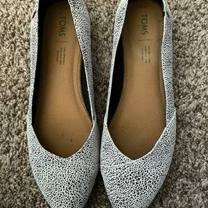 Worn once Tom’s flats